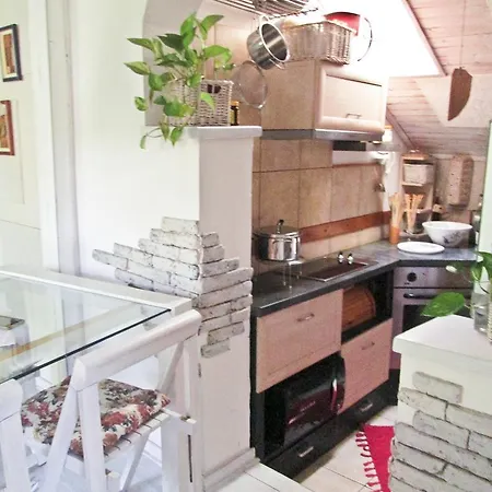 Chic & Cozy Central Loft *